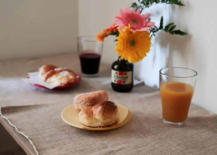 Flower Mini Casa 10 Minuti Dal Mare E Dal Centro Citta * Neapol