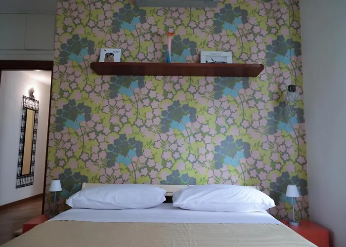 Lägenhet Flower Mini Casa 10 Minuti Dal Mare E Dal Centro Citta Neapel