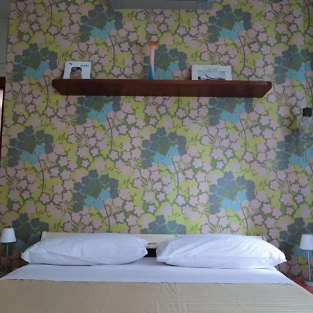 Апартаменты Flower Mini Casa 10 Minuti Dal Mare E Dal Centro Citta Неаполь